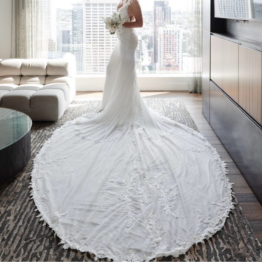 Wedding dress